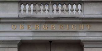 Frau verjüngt - Mann verschickt mit KI erstellten Kinderporno - Urteil