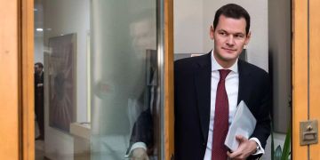Pierre Maudet vor den Journalisten in Genf.