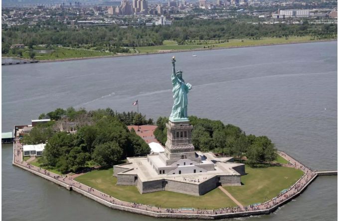 Die Freiheitsstatue in New York ist ein Publikumsmagnet. Freiheitsstatue