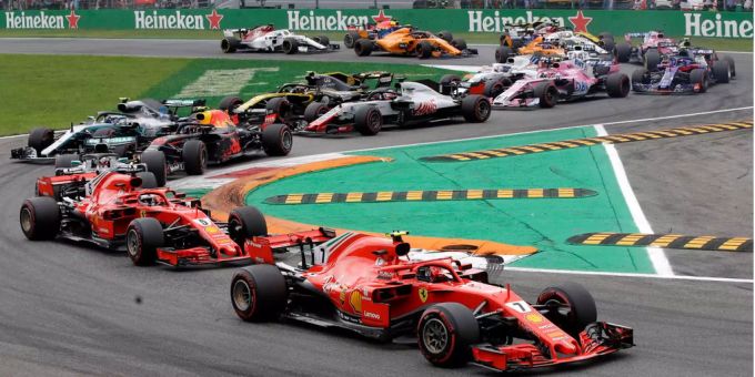 Kimi Räikkönen und Sebastian Vettel liegen nach dem Start zum GP von Monza an der Spitze. Ferrari