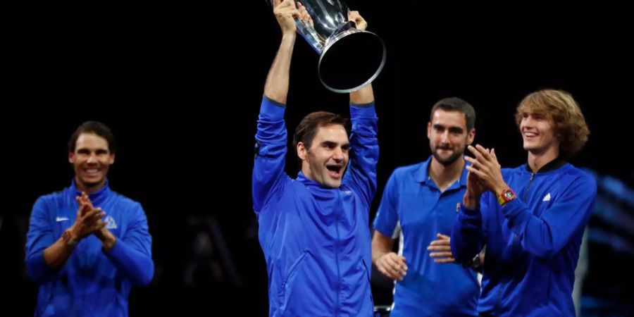 Rafael Nadal, Roger Federer, Marin Cilic und Alexander Zverev (v.l.n.r.) jubeln am nach dem Laver Cup 2017 mit dem Pokal