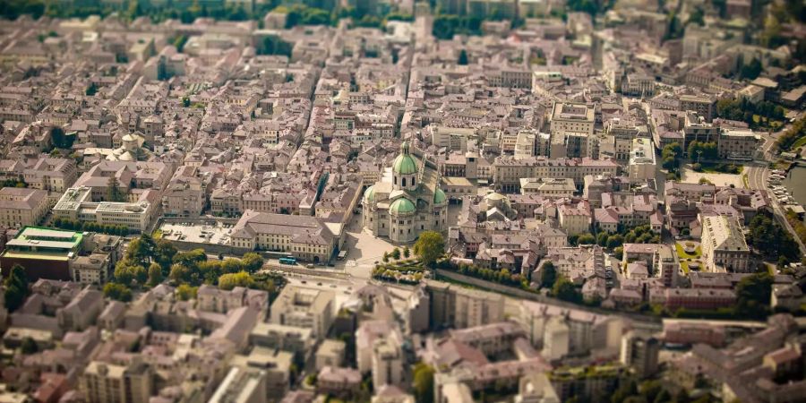 Ausblick auf die italienische Stadt Como.