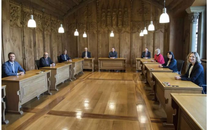 Berner Regierungsrat im Regierungszimmer im Juni 2018 - Keystone