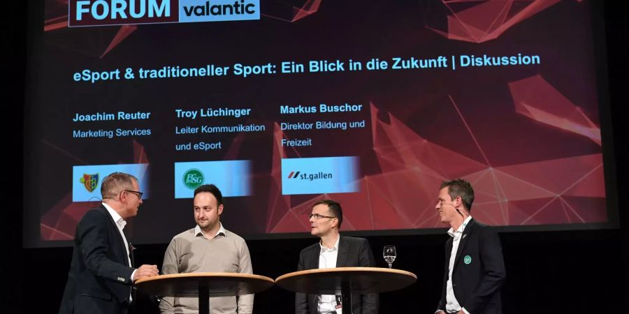 Der Digitaltag in St.Gallen stand ganz im Zeichen von eSport. 200 Teilnehmer kamen in die Olma Messen. 20 Referenten lieferten spannende Einblicke in das Thema, Foto: Grießenböck