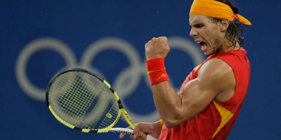 Rafael Nadal im Olympiafinal 2008 gegen Fernando Gonzalez - der Sieg mit dem Spanier Roger Federer die Weltnummer 1 abjagte