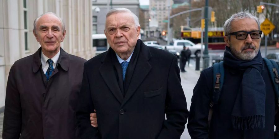 Jose Maria Marin (Mitte) hatte 6,6 Millionen Dollar Schmiergelder angenommen.