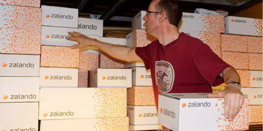 Bei Zalando-Zulieferern in der Schweiz sollen die Arbeitsbedingungen schlecht sein.