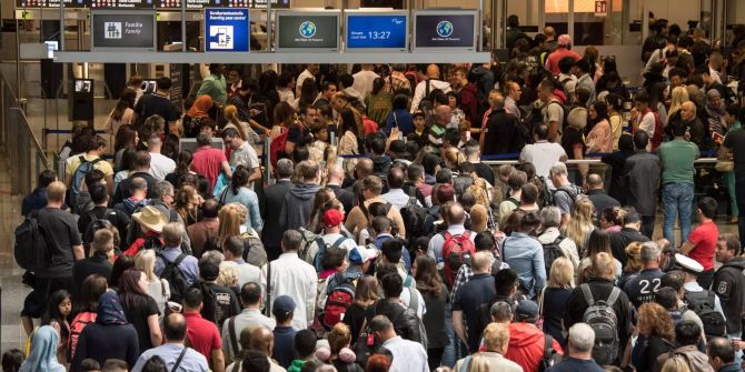 Reiseverkehr am Frankfurter Flughafen.