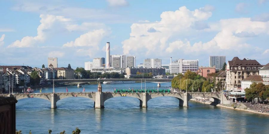 Rhein und Mittlere Brücke bei Basel