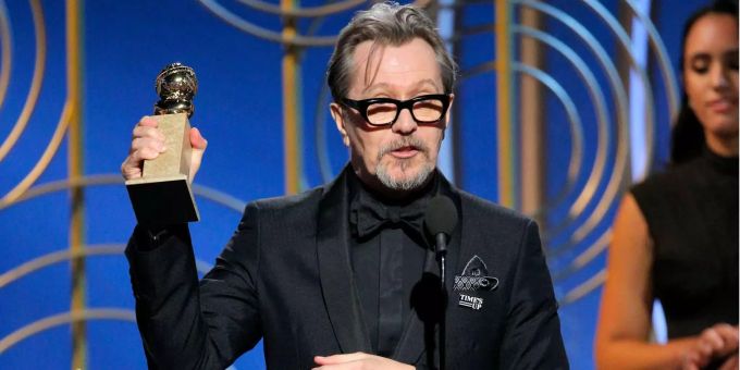 Gary Oldman gewinnt seinen ersten Golden Globe. Gary Oldman gewinnt seinen ersten Golden Globe.
