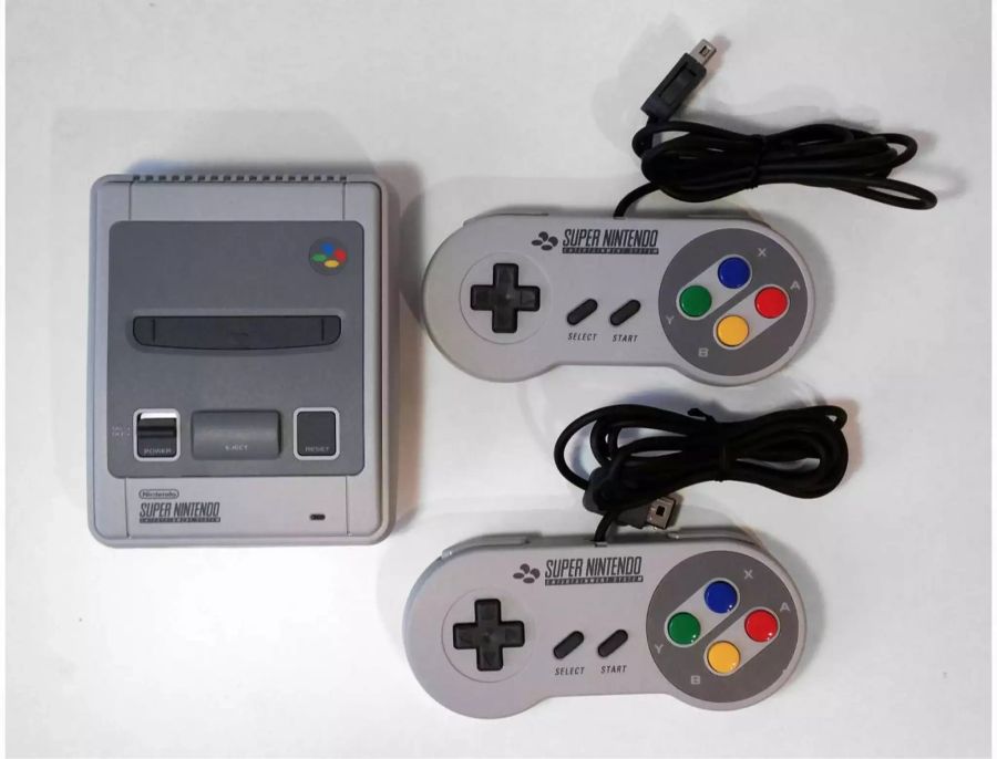 Release Nintendo Classic Mini (SNES): Japan, 5. Oktober 2017 – Vereinigte Staaten, 29. September 2017 – Europa, 29. September 2017.