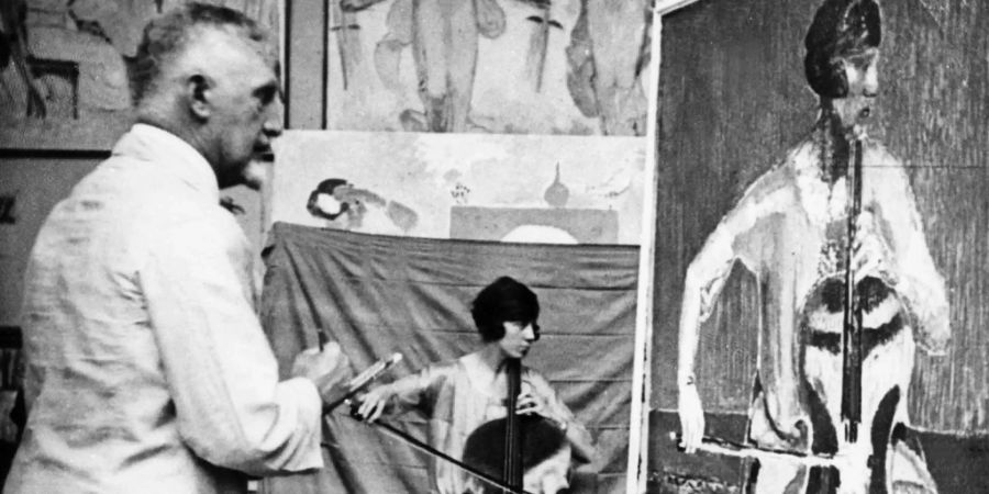 Amiet 1947 in seinem Atelier in Oschwand.