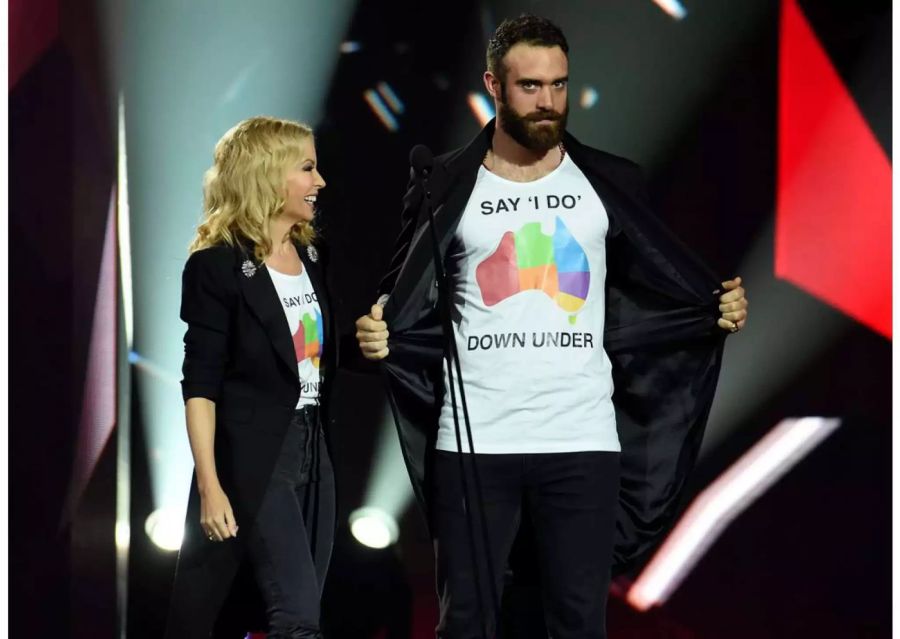 Kylie Minogue und Joshua Sasse haben sich kurz nach ihrer Verlobung getrennt.