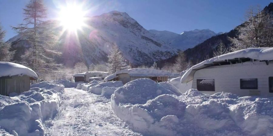 Der Camping Morteratsch in Pontresina bei Sonnenschein im Engadin.