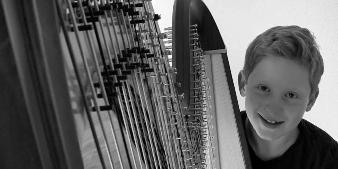 Harfenschüler Aron Lanter gewann bei «Jugend musiziert» in seiner Altersgruppe den ersten Preis.
