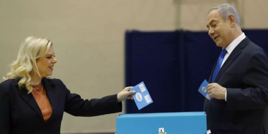 Israels Ministerpräsident Netanjahu bei der Stimmabgabe