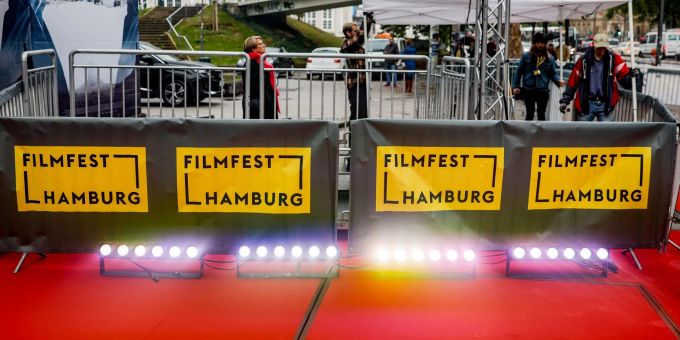 The 30th Hamburg Film Festival was opened with the film “We are then probably the relatives”.