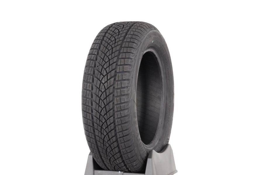 Der Goodyear Ultra Grip Performance + stuft der TCS als sehr empfehlenswert ein.