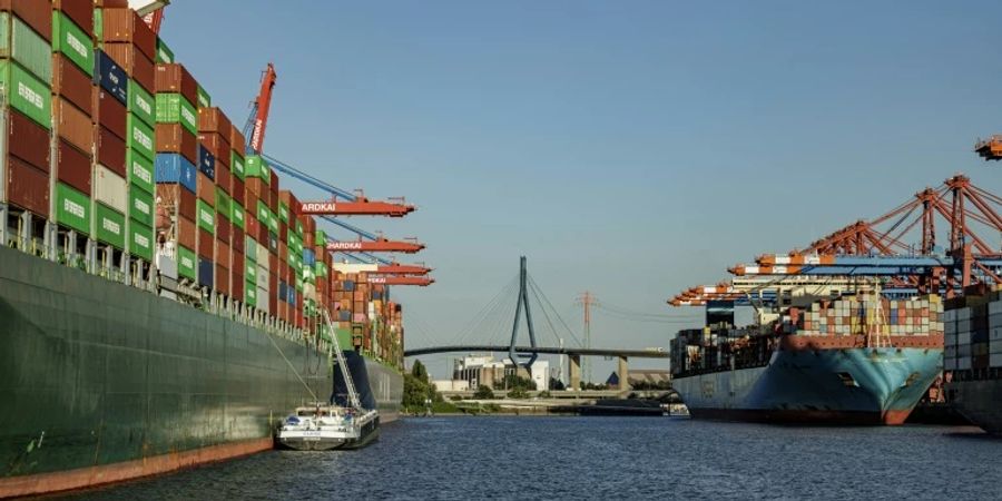 Schiffe im Hamburger Hafen