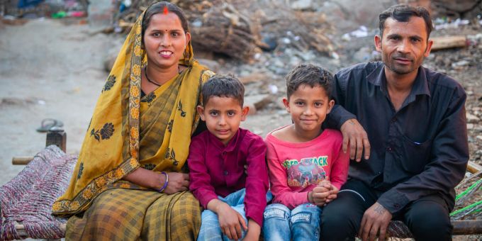 Erfahren Kinder Schutz und Geborgenheit in der Familie, trägt das zu ihrer gesunden Entwicklung bei. Familie in Bangladesch