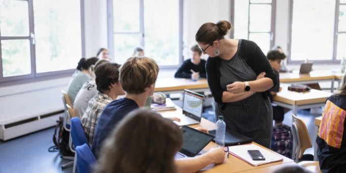 Dem Luzerner Kantonsrat liegt eine Petition vor, die die Einführung des Schulfachs «Politische Bildung» fordert. (Symbolbild) Luzern Politische Bildung Fach