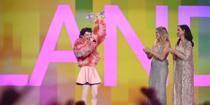 Aufgrund Nemos Sieg findet der Eurovision Song Contest im nächsten Jahr in der Schweiz statt. Nemo ESC Bern Austragungsort