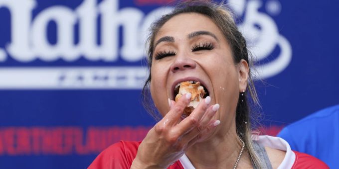 Miki Sudo ist die neue Rekordhalterin beim Hot-Dog-Wettessen. Miki Sudo
