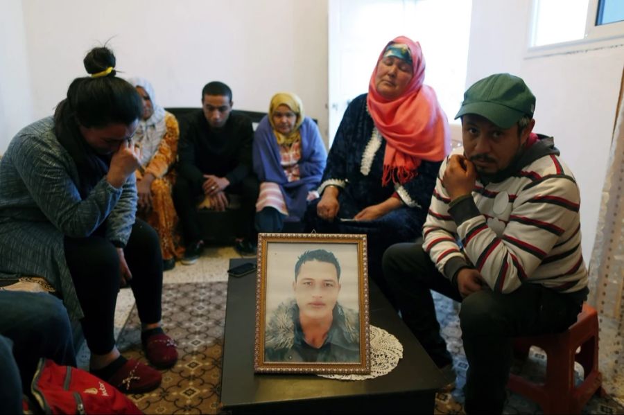 Auch die in Tunesien lebende Familie von Anis Amri trauerte nach der Tat - und konnte nicht fassen, dass eines ihrer Familienmitglieder solch eine Gräueltat begangen hatte. (Archivbild)