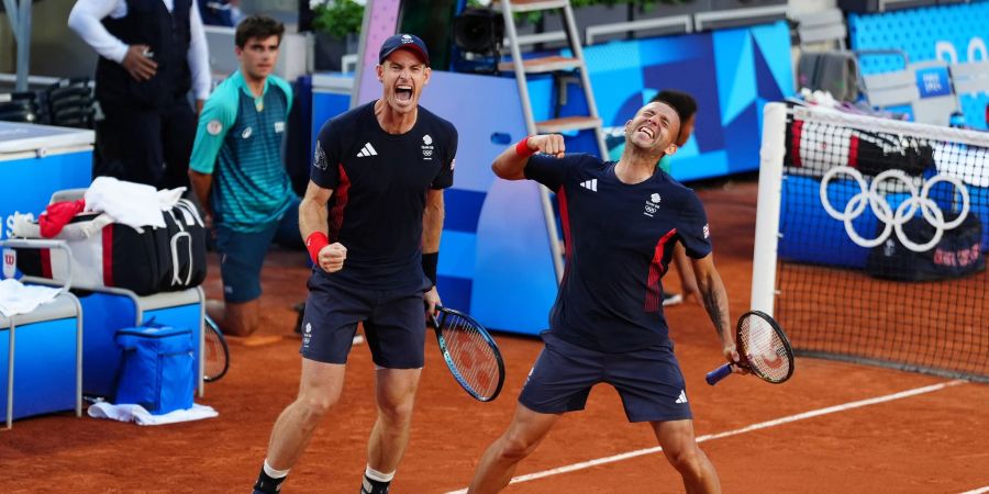 Andy Murray (l) steht dicht vor dem Karriereende.