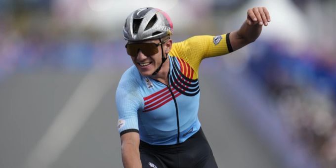 Remco Evenepoel doppelt bei Olympia 2024 nach dem Zeitfahr-Triumph im Strassenrennen nochmals nach. Remco Evenepoel Olympia 2024