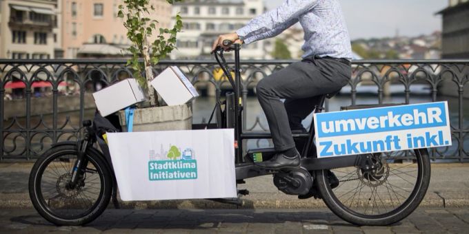 Die Stadtklima-Initiativen sind nicht nur in Winterthur Thema. Die Organisation umverkehR hat die Initiativen in mehreren Städten eingereicht, wie hier in Zürich. (Archivbild) Stadtklima-Initiativen Winterthur umverkehR