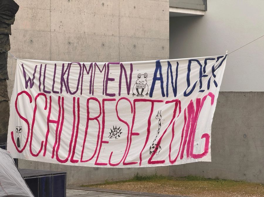 Der Pro-Palästina-Protest an der Universität Bern startete am Sonntagabend um 18 Uhr.