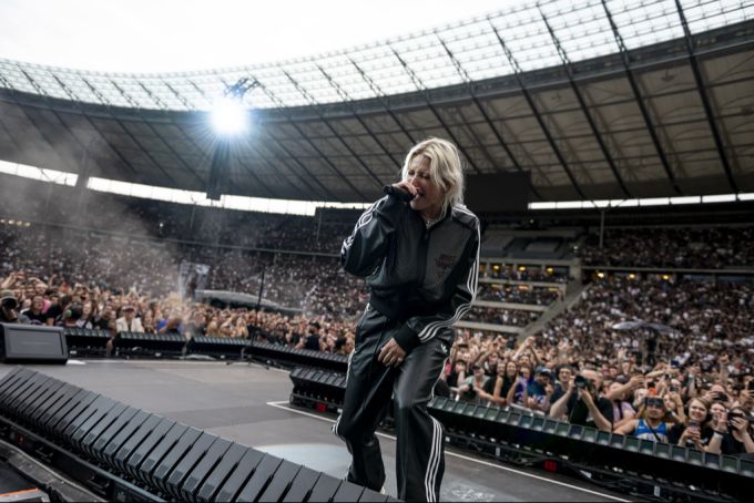Emily Armstrong ist seit 2024 die neue Sängerin von Linkin Park. linkin park