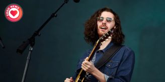 Er spendet Einnahmen - Hozier bringt Song mit Naturgeräuschen heraus