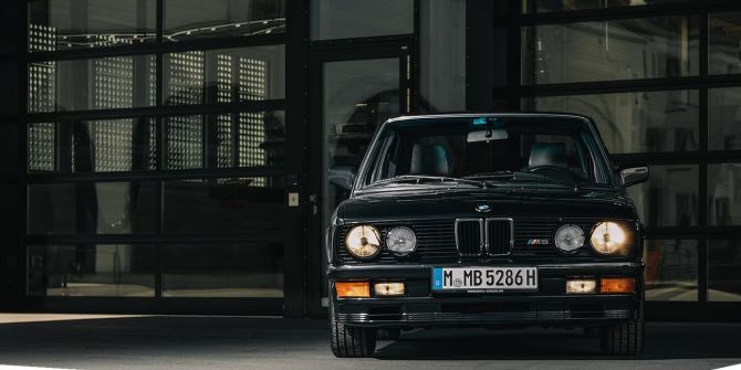 BMW M5 E28