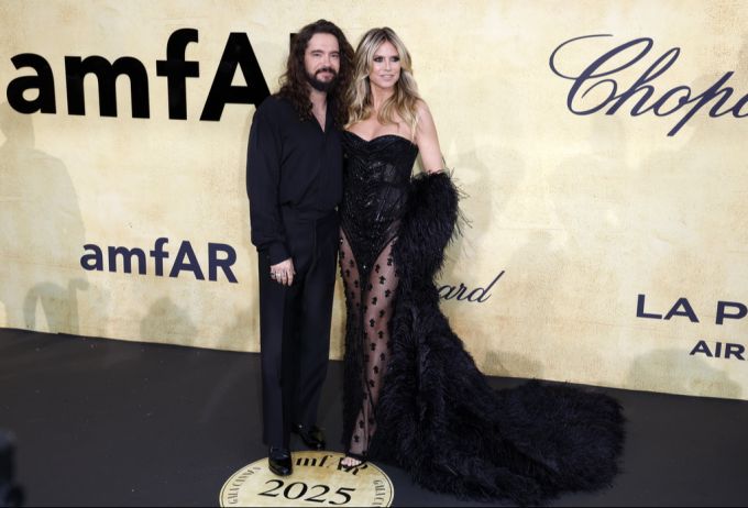 Begleitet wurde Heidi Klum von Ehemann Tom Kaulitz, der sich in schlichtem Schwarz zeigte. Heidi Klum