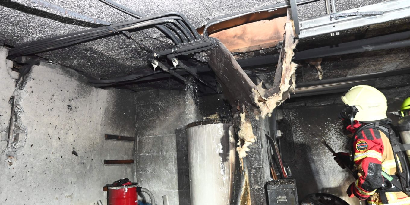Salez SG: Garage von Mehrfamilienhaus gerät in Brand Salez SG: Garage von Mehrfamilienhaus gerät in Brand