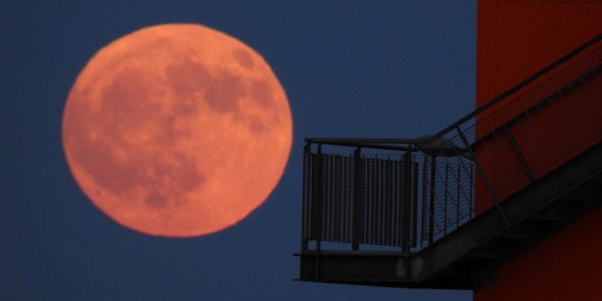 Erdbeermond