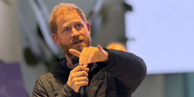 Prinz Harry spricht über den Hass, den seine Frau seit ihrer Heirat in die britische Königsfamilie erfahren hat. Prinz Harry Meghan Markle