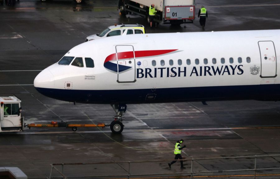 Wegen des Angriffs der USA auf den Iran musste der Flieger der British Airways jedoch umkehren. (Archivbild / Symbolbild)