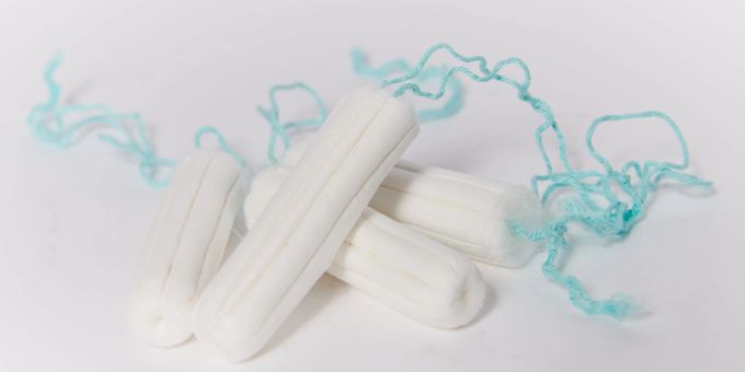 Wie in vielen Gegenständen und Lebensmitteln lassen sich in Tampons winzige Mengen an Schwermetallen nachweisen. (Archivbild) Tampons