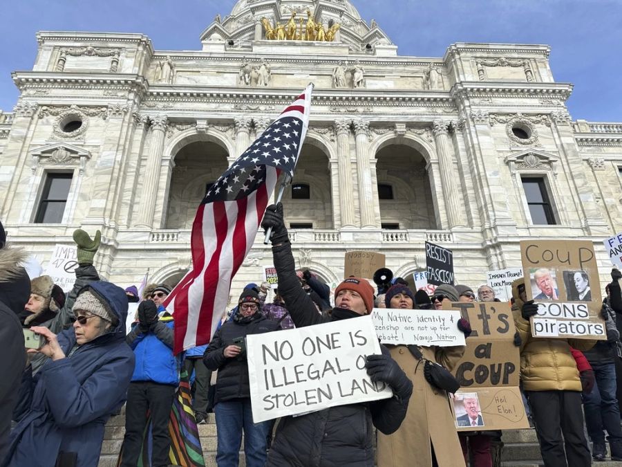 Das «Trump Derangement Syndrome» (TDS) soll als psychische Erkrankung klassifiziert werden. Hier Demonstranten in der Nähe des State Capitol in St. Paul, Minnesota, im Februar. (Archivbild)