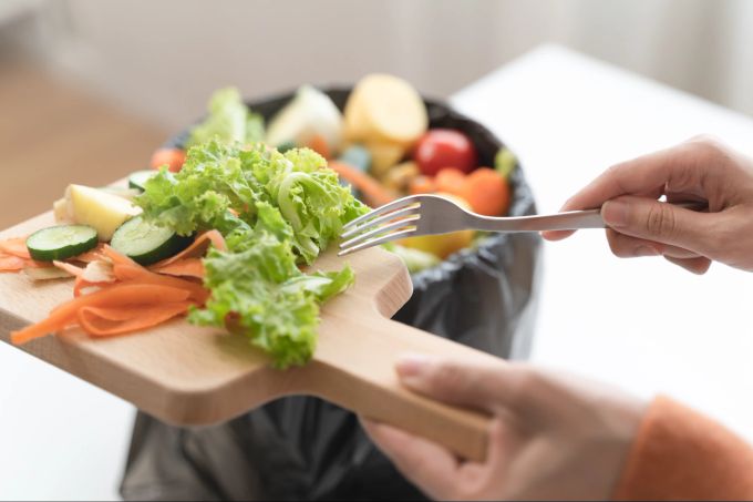 Im Laden sollten Sie nur das kaufen, was Sie auch wirklich benötigen. Food Waste