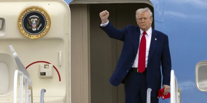 Donald Trump feiert trotz Börsencrash. Donald Trump