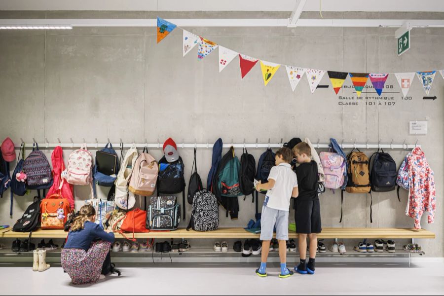 Ein Argument für kleinere Klassen ist laut der Expertin, dass die Lehrpersonen so Beziehungen zu allen Kindern aufbauen können. (Archivbild)