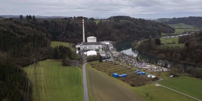 Als Gegenvorschlag zur «Blackout»-Initiative will der Bundesrat neue AKWs bewilligen lassen. AKW