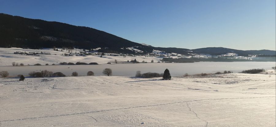 Die Anwohner um den Lac des Rousses sind entzückt von dem Naturphänomen.