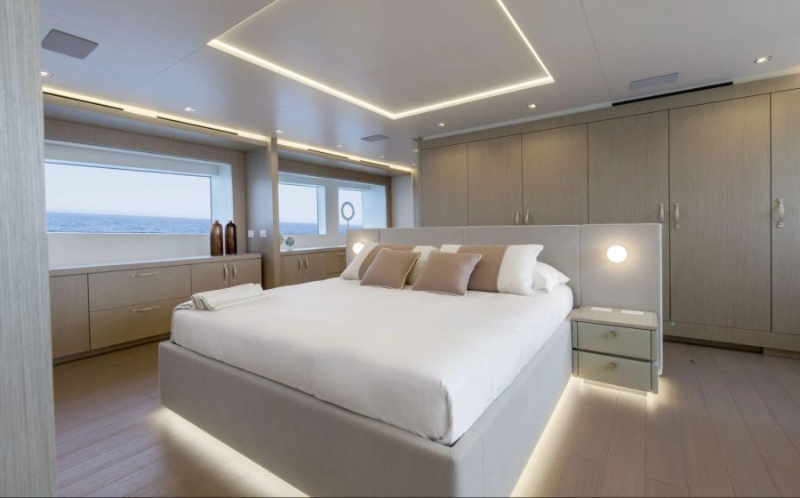 Bis zu fünf Luxus-Schlafzimmer finden auf der Mangusta GranSport 33 Platz.