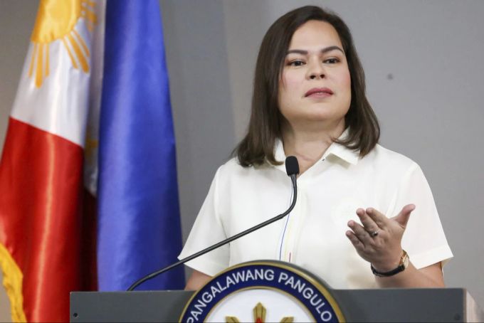 Gegen die Vizepräsidentin und Tochter des Ex-Präsidenten Duterte läuft ein Amtsenthebungsverfahren. ex präsident duterte