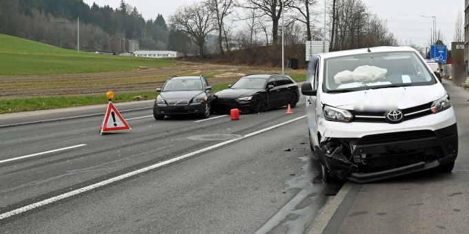 Luzern - Drei Verkehrsunfälle im Morgenverkehr – eine Person verletzt